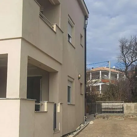 With Parking Space Rovanjska - Paklenica - 22260