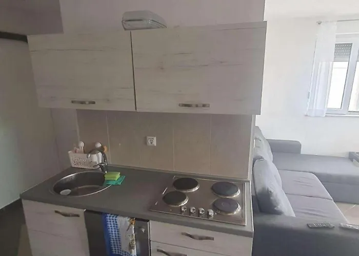 Lägenhet With Parking Space Rovanjska, Paklenica - 22260 Jasenice (Zadar)