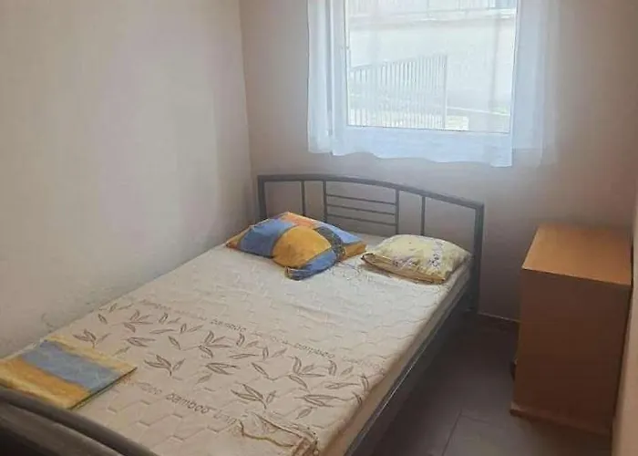 With Parking Space Rovanjska, Paklenica - 22260 Jasenice (Zadar)